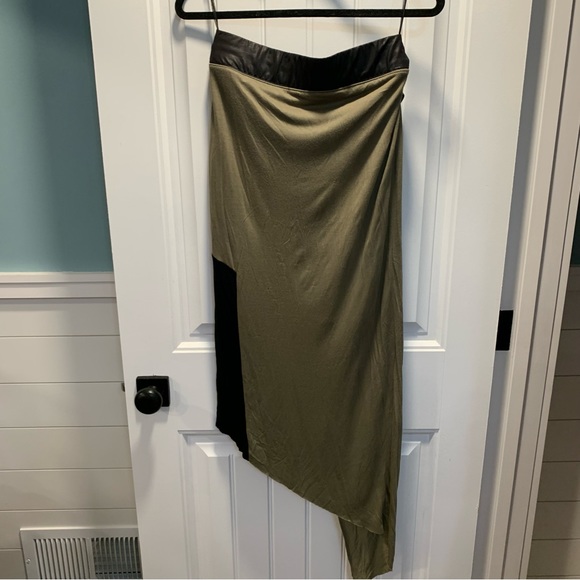 Venus. Medium. Army green and black with faux leather waste. Asymmetrical skirt. - Picture 2 of 9